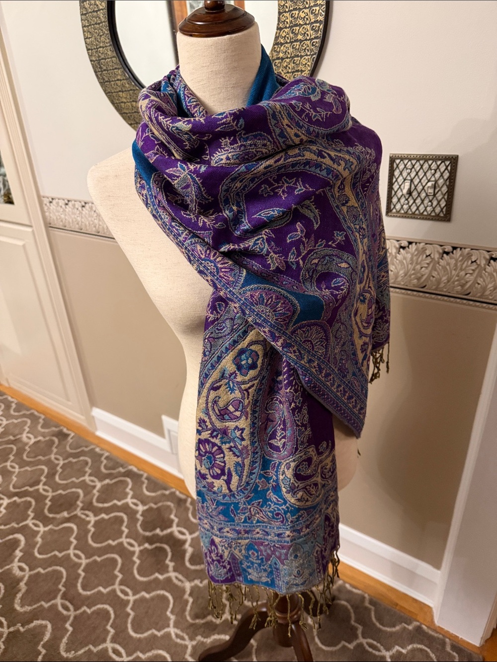 Elegant Purple Paisley Women's Scarf or table runner like new great